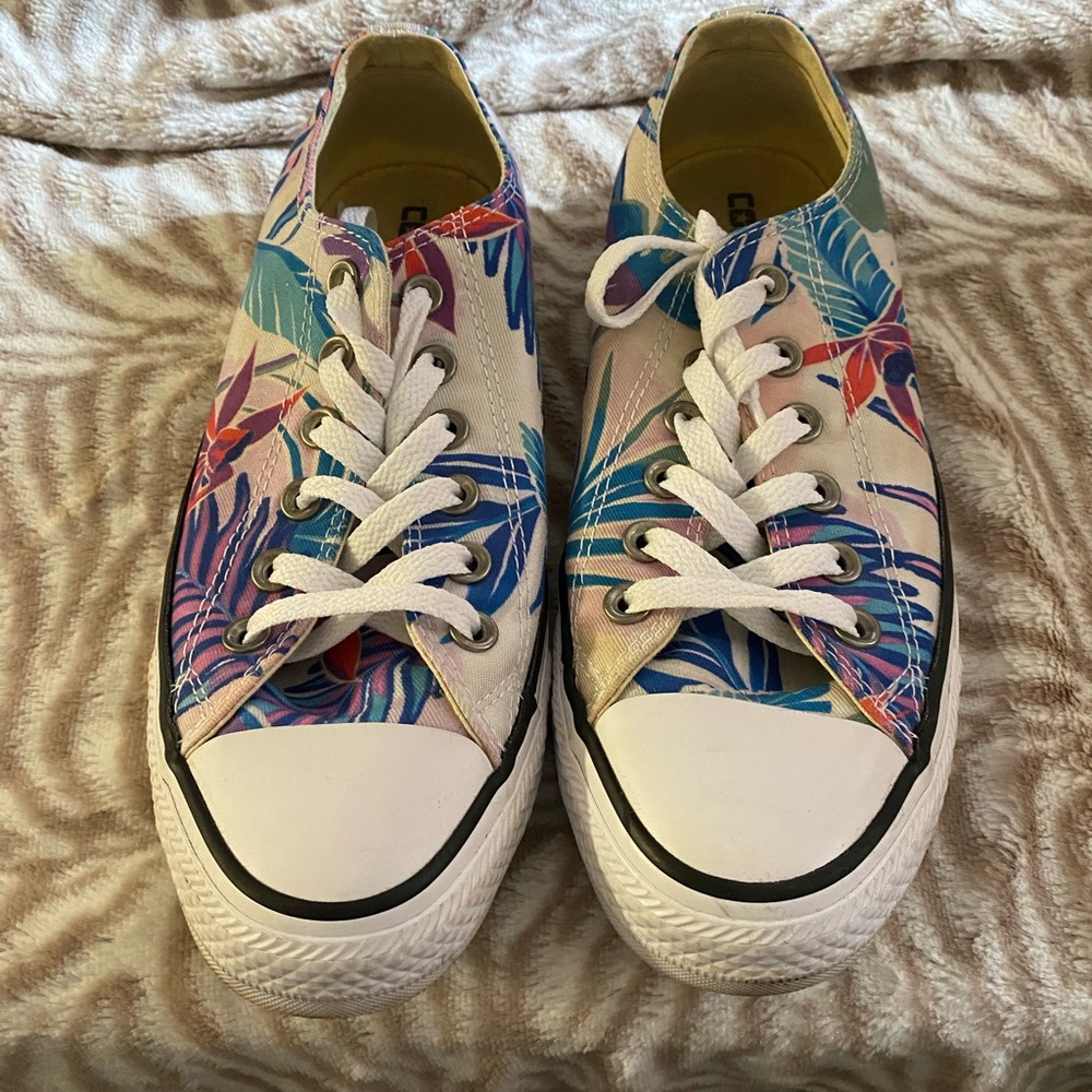 Floral Converse